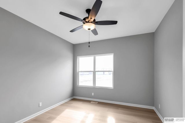 18406 Palisades Drive, Omaha, NE 68136