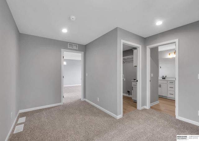 18406 Palisades Drive, Omaha, NE 68136