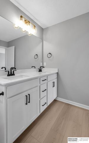 18406 Palisades Drive, Omaha, NE 68136