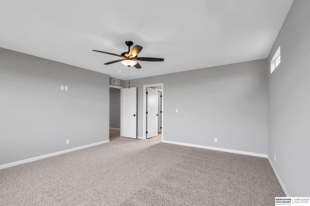 18406 Palisades Drive, Omaha, NE 68136