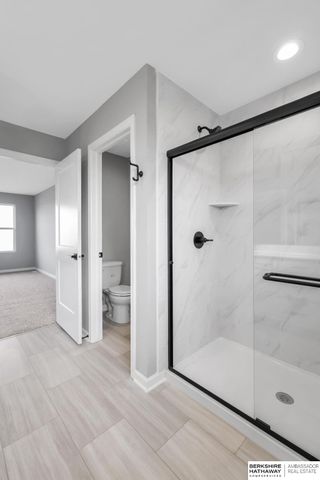 18406 Palisades Drive, Omaha, NE 68136