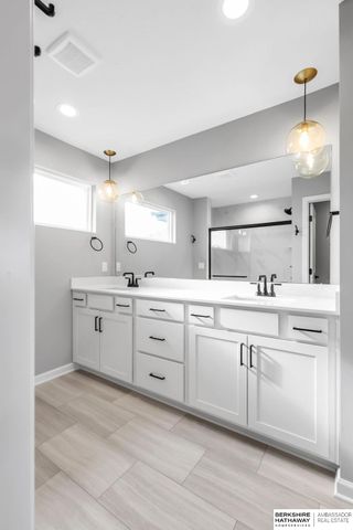 18406 Palisades Drive, Omaha, NE 68136