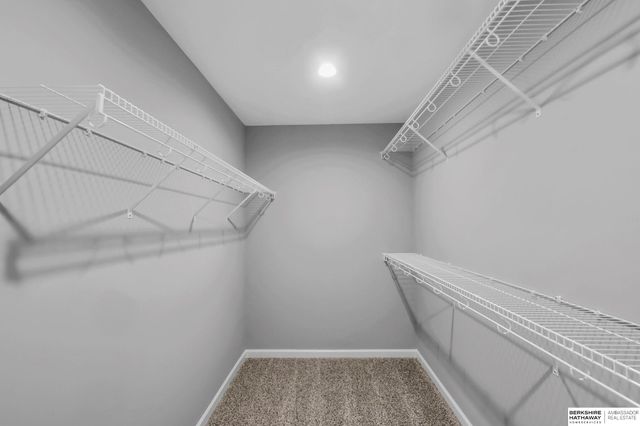 18406 Palisades Drive, Omaha, NE 68136