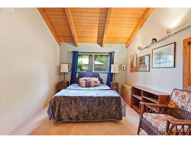 15300 Se MINERVA Rd, Milwaukie, OR 97267