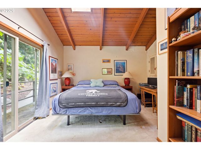 15300 Se MINERVA Rd, Milwaukie, OR 97267