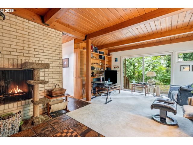 15300 Se MINERVA Rd, Milwaukie, OR 97267