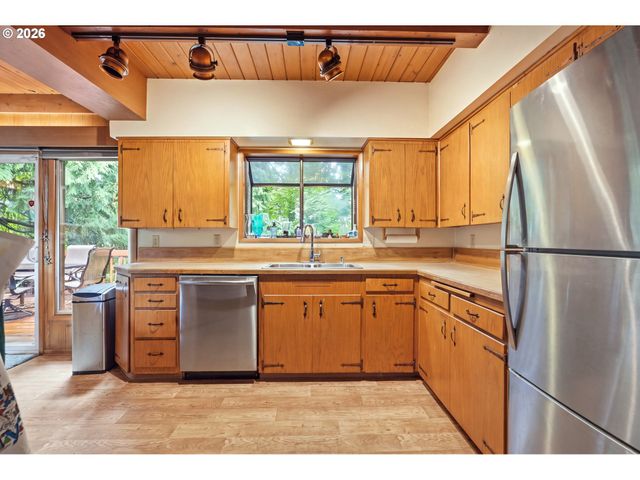 15300 Se MINERVA Rd, Milwaukie, OR 97267
