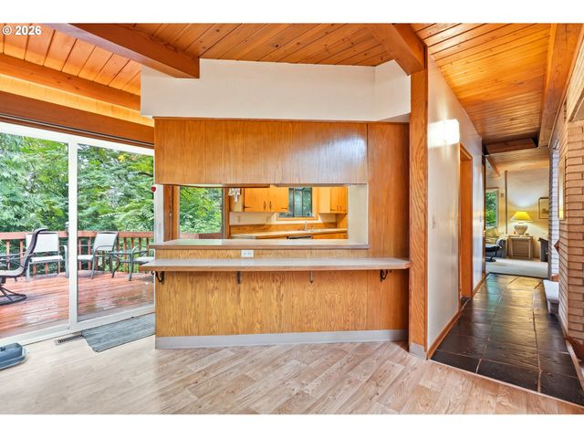 15300 Se MINERVA Rd, Milwaukie, OR 97267