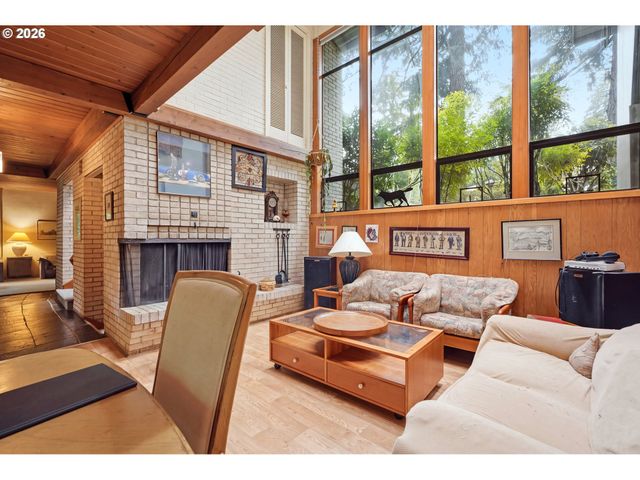 15300 Se MINERVA Rd, Milwaukie, OR 97267