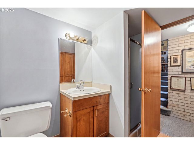 15300 Se MINERVA Rd, Milwaukie, OR 97267