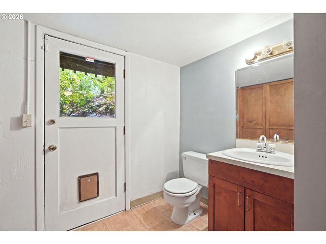 15300 Se MINERVA Rd, Milwaukie, OR 97267