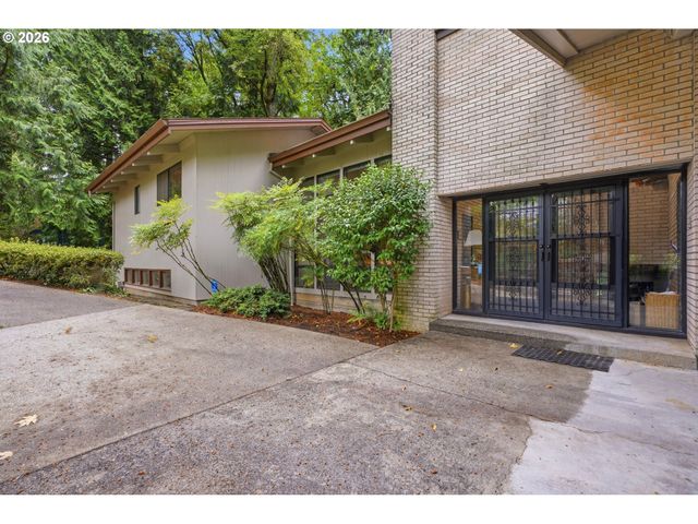 15300 Se MINERVA Rd, Milwaukie, OR 97267