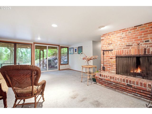 15300 Se MINERVA Rd, Milwaukie, OR 97267