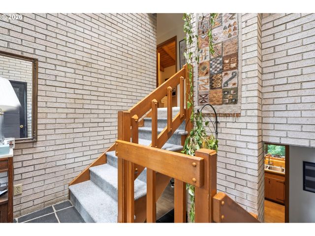 15300 Se MINERVA Rd, Milwaukie, OR 97267