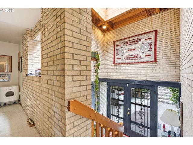 15300 Se MINERVA Rd, Milwaukie, OR 97267