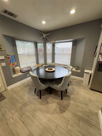 413 Ridge Meade Drive, Lewisville, TX 75067