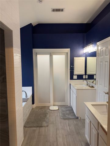 413 Ridge Meade Drive, Lewisville, TX 75067