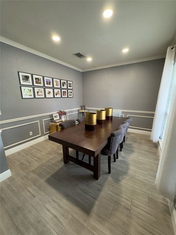 413 Ridge Meade Drive, Lewisville, TX 75067