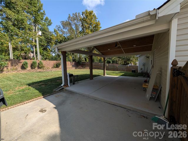 3017 Lynworth Place, Charlotte, NC 28212
