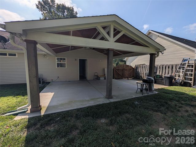 3017 Lynworth Place, Charlotte, NC 28212