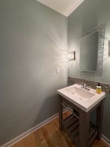 1018 Forest Lake Drive, Lexington, KY 40515