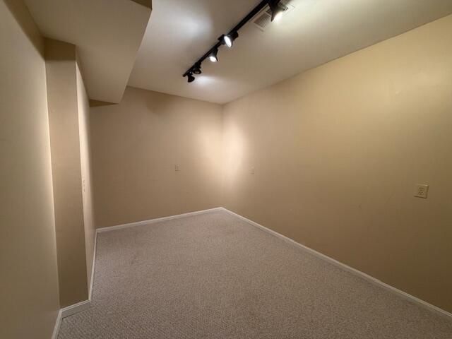 1018 Forest Lake Drive, Lexington, KY 40515