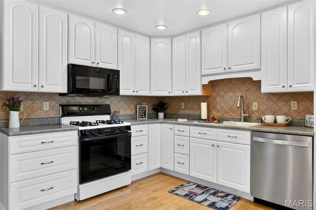 1319 Brandywine Lane, St Peters, MO 63376