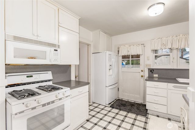 1005 Grand Avenue, Everett, WA 98201