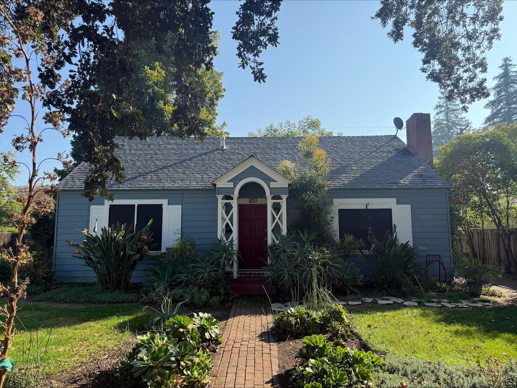 820 N Stevenson Street, Visalia, CA 93291