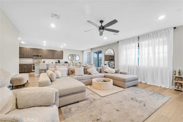 2667 Emerald Bay, Rialto, CA 92377