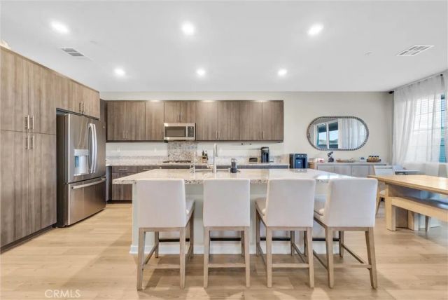 2667 Emerald Bay, Rialto, CA 92377