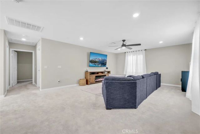 2667 Emerald Bay, Rialto, CA 92377