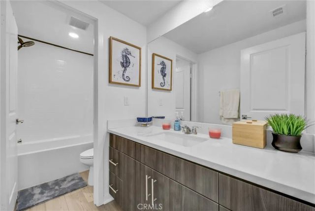 2667 Emerald Bay, Rialto, CA 92377