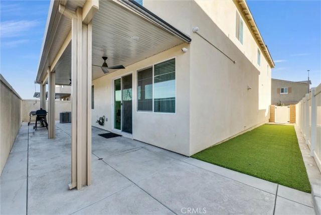 2667 Emerald Bay, Rialto, CA 92377