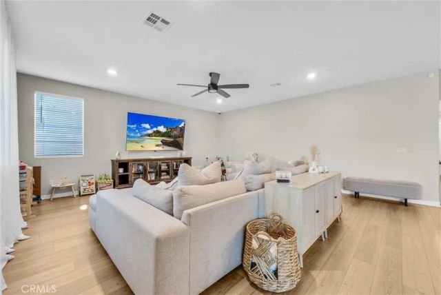 2667 Emerald Bay, Rialto, CA 92377