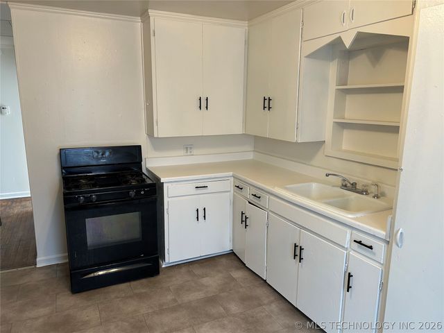 5952 E Newton Place, Tulsa, OK 74115