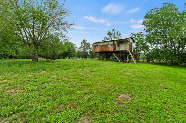 429 Hidden Shores Lp RD, Smithville, TX 78957