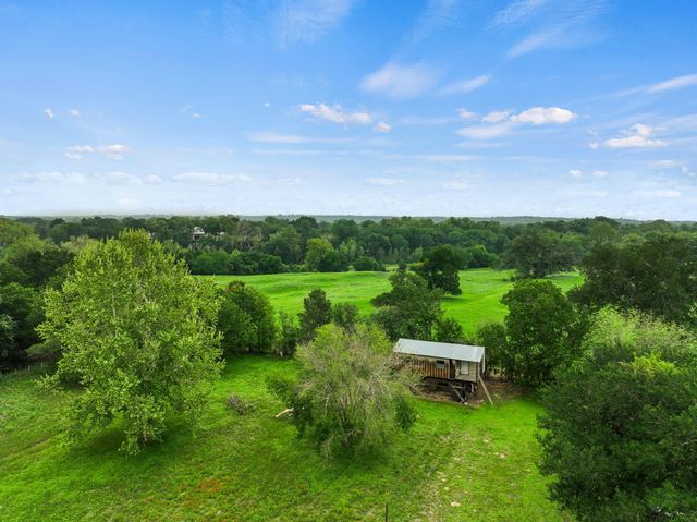429 Hidden Shores Lp RD, Smithville, TX 78957