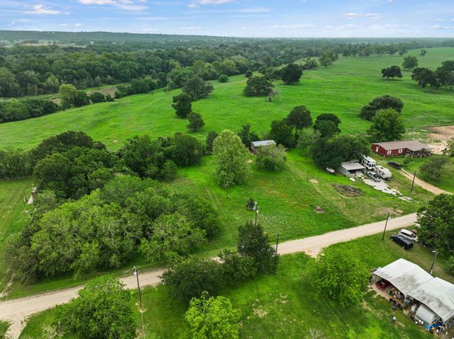 429 Hidden Shores Lp RD, Smithville, TX 78957