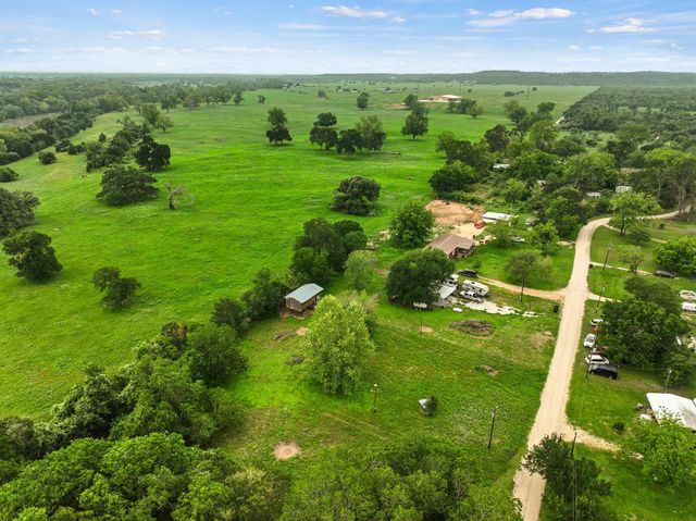 429 Hidden Shores Lp RD, Smithville, TX 78957