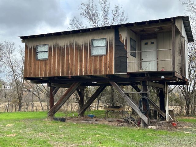 429 Hidden Shores Lp RD, Smithville, TX 78957