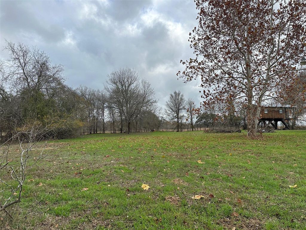 429 Hidden Shores Lp RD, Smithville, TX 78957