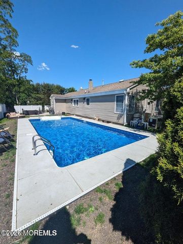 1 Half Robin Drive, Oakhurst, NJ 07755