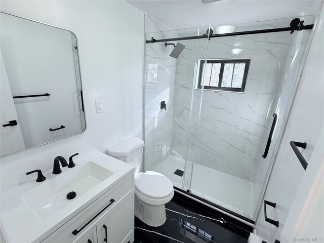 89 Oak Avenue, Shirley, NY 11967