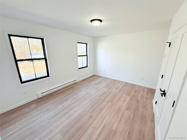 89 Oak Avenue, Shirley, NY 11967