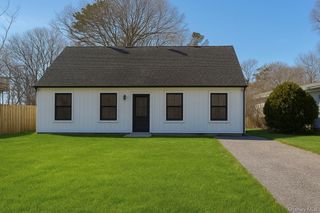 89 Oak Avenue, Shirley, NY 11967