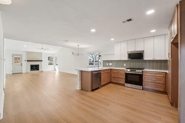 4901 Transit CIR, Austin, TX 78727