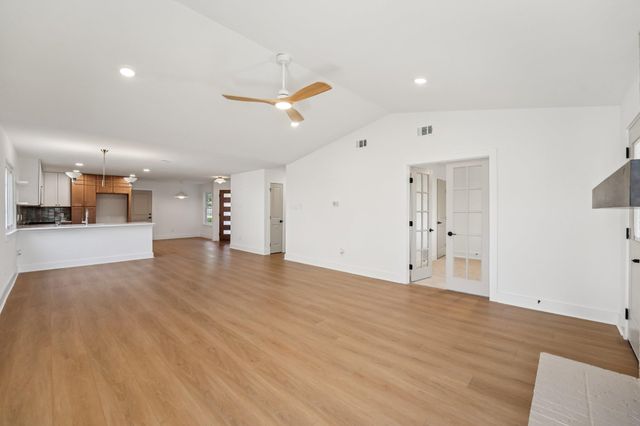 4901 Transit CIR, Austin, TX 78727