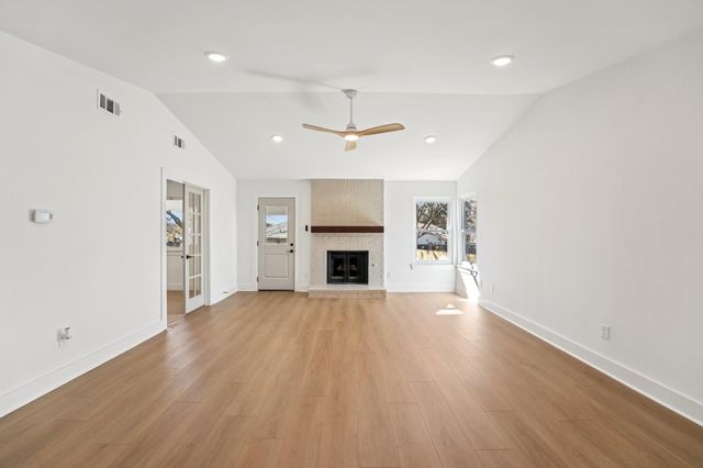 4901 Transit CIR, Austin, TX 78727