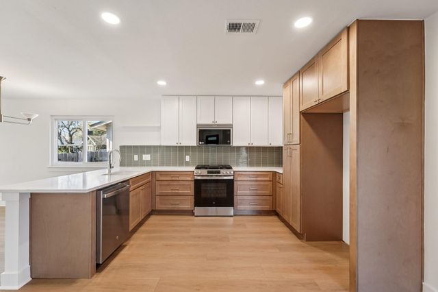 4901 Transit CIR, Austin, TX 78727